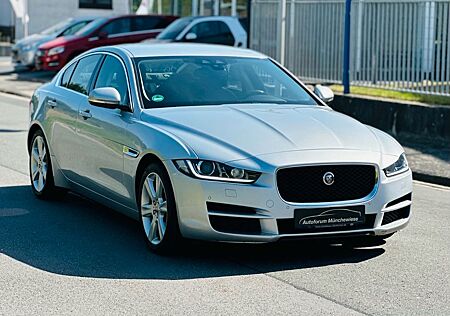 Jaguar XE 20d Prestige *LEDER*NAVI*KAMERA*AHK*KLIMAAUTO