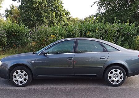 Audi A6 2.4 tiptronic quattro -
