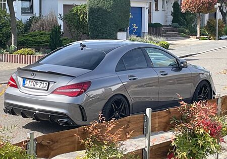 Mercedes-Benz CLA 250 DCT - AMG Line