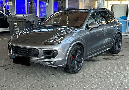 Porsche Cayenne GTS Panorama 22Zoll Chrono Kamera Tausch
