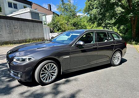 BMW 530d Touring A Luxury Line Luxury Line