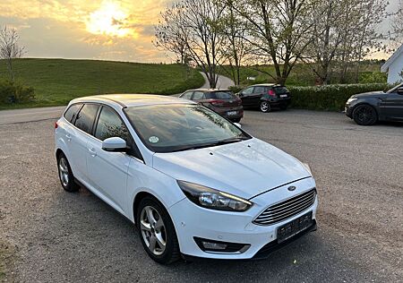 Ford Focus Turnier Titanium AUTOMATIK