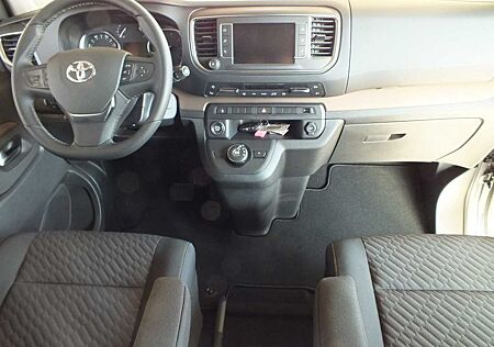 Toyota Crosscamp 2.0 Lite 7 Sitze