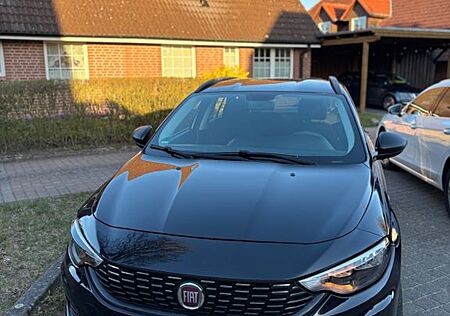 Fiat Tipo 1.4 T-Jet EASY EASY