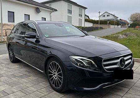 Mercedes-Benz E 220 E 220d T EXCLUSIVE Autom. EXCLUSIVE