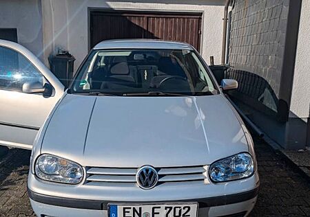 VW Golf Volkswagen 1.6 Basis