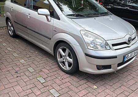 Toyota Corolla Verso 2.2-l-D-CAT Executive Executive