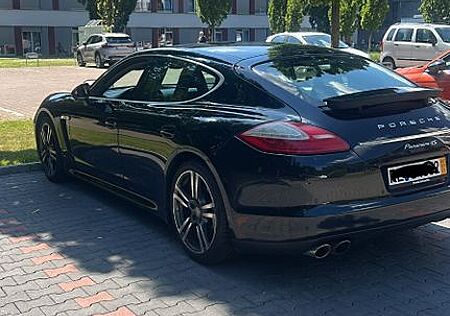 Porsche Panamera 4S S