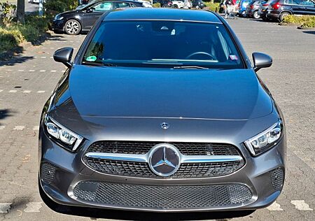 Mercedes-Benz A 180 -