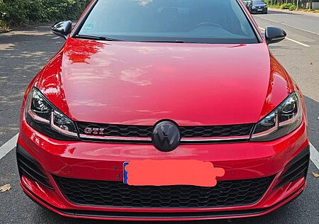 VW Golf Volkswagen 2.0 TSI DSG GTI Performance GTI Performance