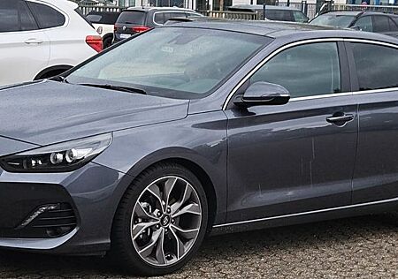 Hyundai i30 1.4 T-GDI DCT FASTBACK PREMİUM VOLLAUSSTATTU
