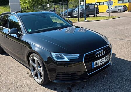 Audi A4 45 TFSI S tronic Avant -