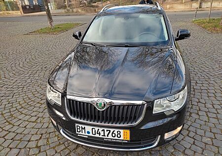 Skoda Superb 2.0 TSI DSG Combi AHK 8fach bereift