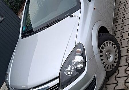 Opel Astra 1.6 Selection Selection