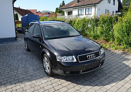 Audi A4 1.8 T Avant schwarz metallic Kombi