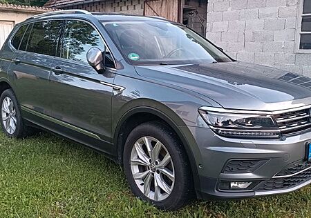 VW Tiguan Allspace Volkswagen Highline 140kW DSG 4MOTIO...