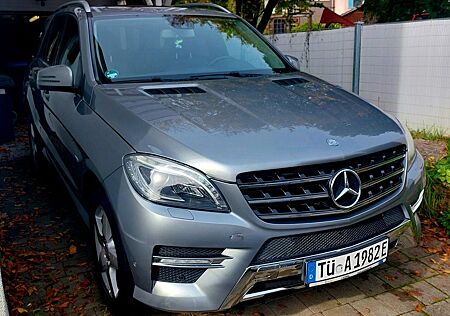 Mercedes-Benz ML 250 BlueTEC 4MATIC - AMG Top AUSSTATTUNG