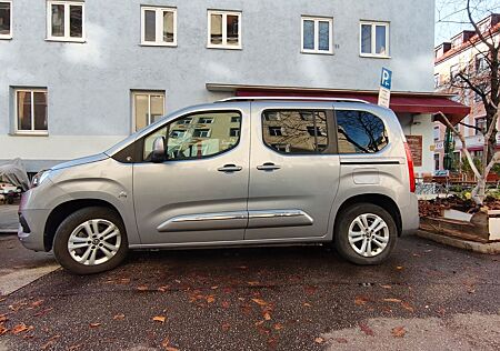 Toyota Pro Ace Proace City 1,2-l-Turbo 81kW L1 Team Deutsch...