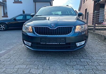 Skoda Octavia 1.6 TDI DSG Ambition Combi Ambition