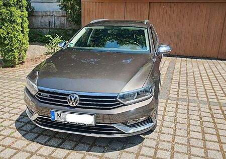 VW Passat Alltrack Volkswagen 2.0 TSI DSG 4MOTION Alltrack...