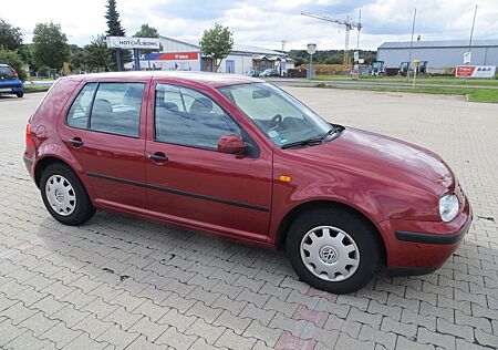 VW Golf Volkswagen 1.6 Auto Basis