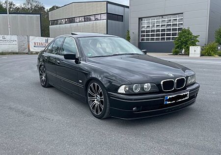 BMW 520i A Exclusive Exclusive