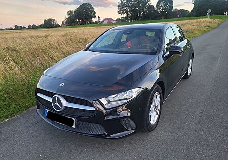 Mercedes-Benz A 180 - STYLE Navi Kamera MBUX Winterreifen