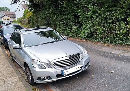 Mercedes-Benz E 220 CDI T BlueEFFICIENCY ELEGANCE ELEGANCE