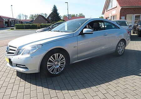 Mercedes-Benz E 200 Coupe CGI BlueEfficiency Navi,Xenon,PDC++