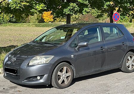 Toyota Auris 2.2 D-CAT