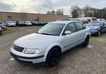 VW Passat Volkswagen 1.8 Basis AUTOMATIK