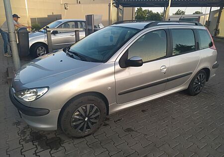 Peugeot 206 SW 1.4 Benziner, TÜV ab 3. Juli.