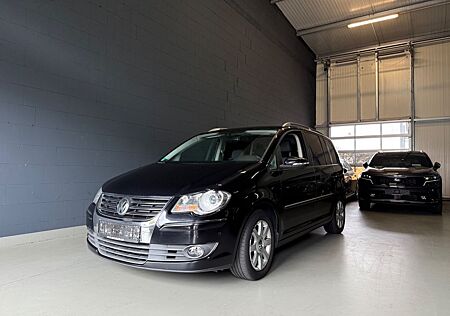 VW Touran Volkswagen Highline -7SITZ-NAVI-SHZ-KLIMAAUT-TEMPO-