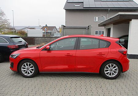 Ford Focus 1,5 MAVI KAMERA LED SPURH TEMPO AHK PDC