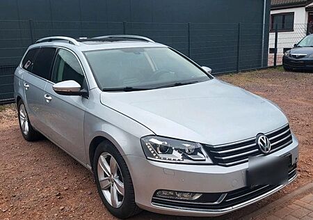 VW Passat Variant Volkswagen Passat 2.0TDI DSG Panorama Xenon Leder AHK NAVI