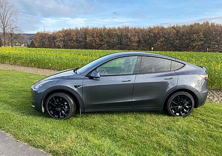 Tesla Model Y LR Dual Motor 20 Zoll Felgen