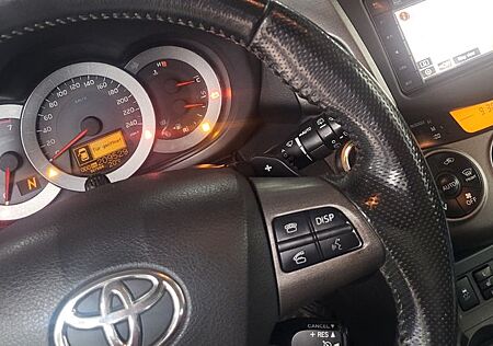 Toyota RAV 4 2,2-l-D-4D 4x4 Life Automatik Life