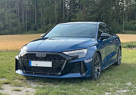 Audi RS3 2.5 TFSI Limousine Pano Carbon uvm.
