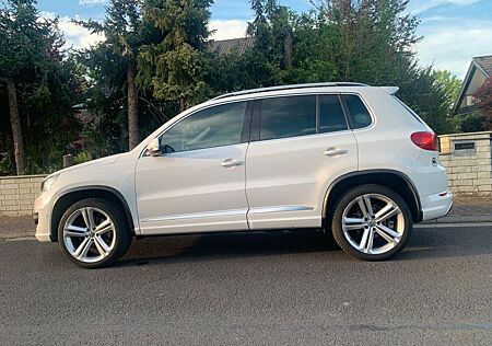 VW Tiguan Volkswagen 2.0 TDI DSG 4Motion Sport & Style