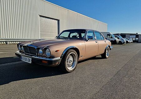 Jaguar XJ12 /Serviceheft/H-Kennzeichen/TÜV NEU