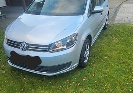VW Touran Volkswagen 1.6 TDI tüv bis April 2027