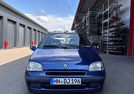 Renault Clio 1.4 RT Slalom