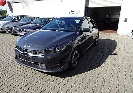 Kia Cee'd / Ceed 1.5 T-GDI DCT Vision Vision