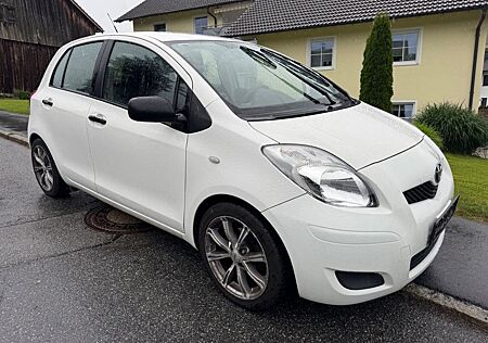 Toyota Yaris Cool