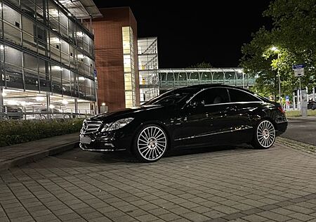 Mercedes-Benz E 350 Coupé CGI BlueEFFICIENCY ELEGANC...