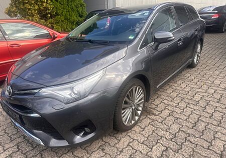 Toyota Avensis Touring Sports Executive/Automatik/Leder