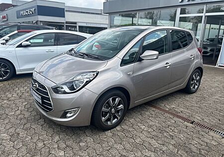 Hyundai ix20 Style/NAVI/KAMERA/PANNORAMADACH/ALLWETTERR.