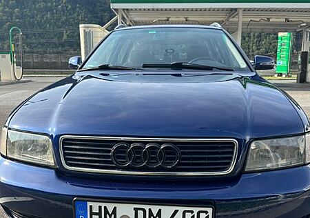 Audi A4 2.8 Avant tiptronic quattro -