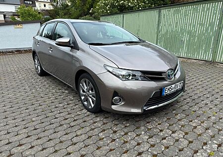 Toyota Auris Hybrid 1.8 mit 99 PS