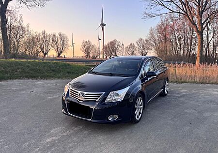 Toyota Avensis Combi TEC-Edition 2.2 D-4D Automatik...